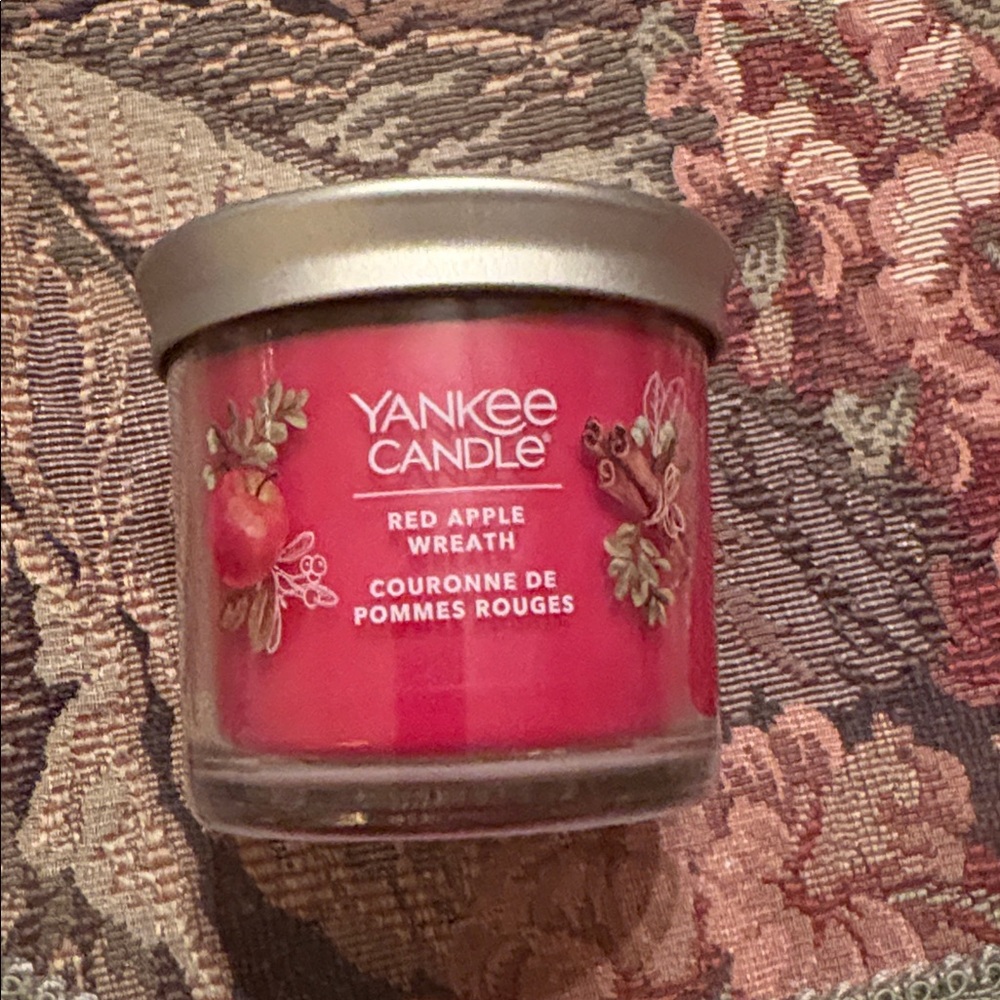 Mini Yankee Candle Metallic Lid - Red Apple Wreath